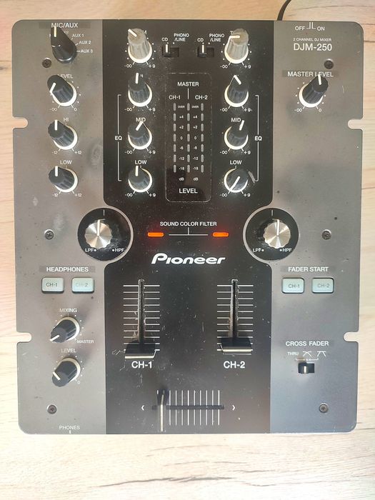 Pioneer DJM 250 DJ Mixer