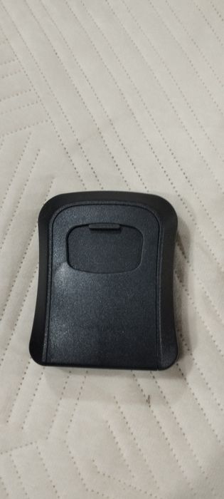 Продам ключницу новую