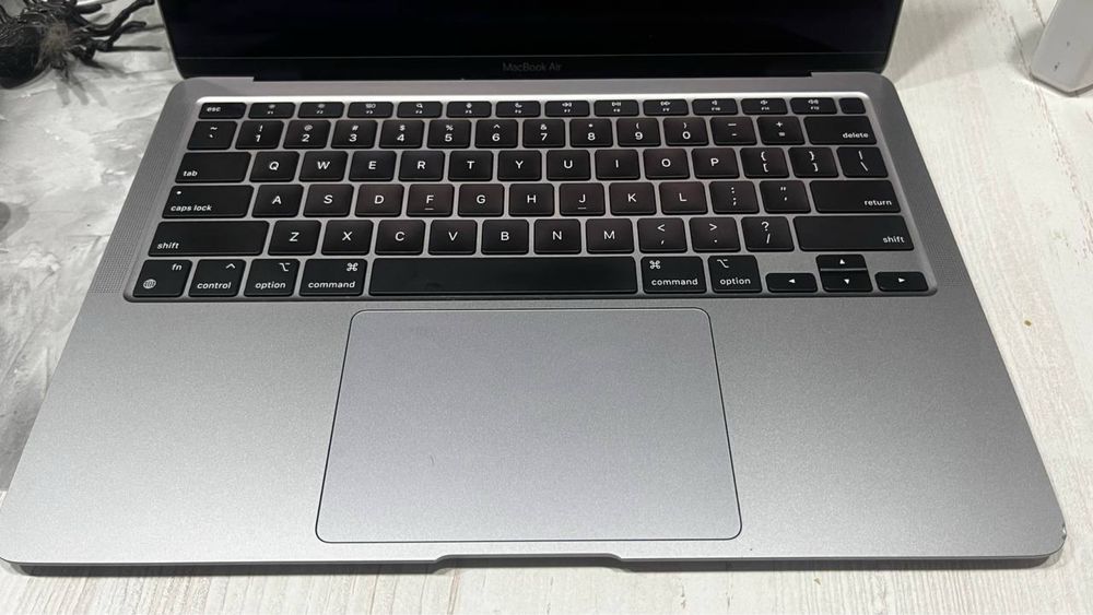 Macbook air m1 13