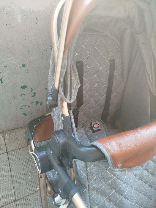 Отдам даром коляска