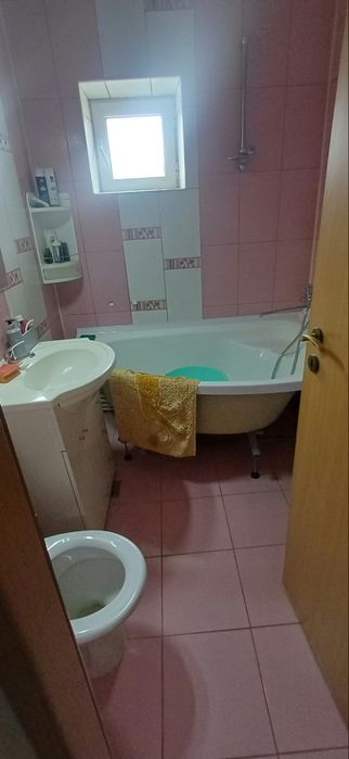Închiriez apartament 3 camere Valea Lupului