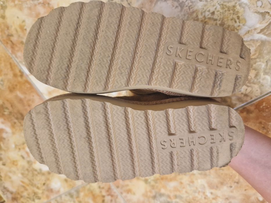 Ghete SKECHERS fetite , cu blană , marime 28,5