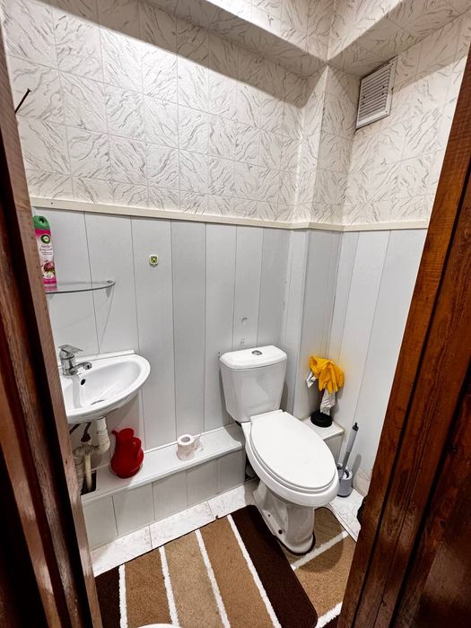 Uy sotiladi. Qoratosh , Chorsu maydoni  2-3/7/7