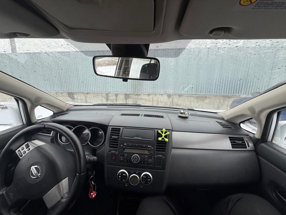 Nissan tiida 2008 год