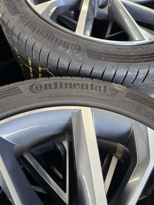 4 Броя 235/45/20 Continental 2x7mm 2x5,2mm 23dot