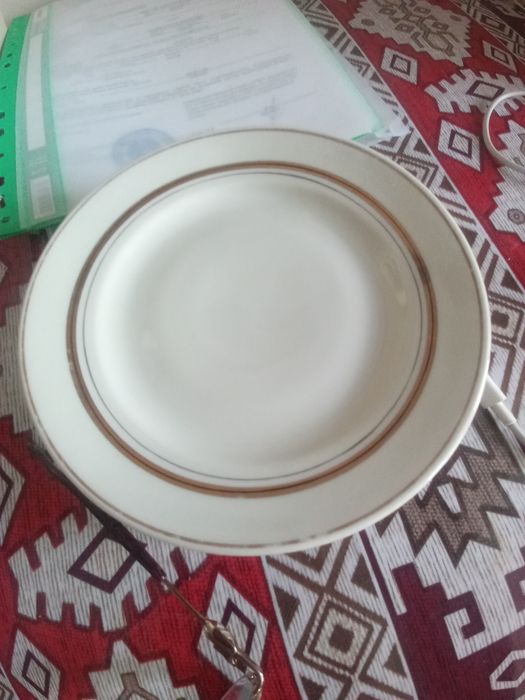 Продам тарелки под второе ,ложки советские