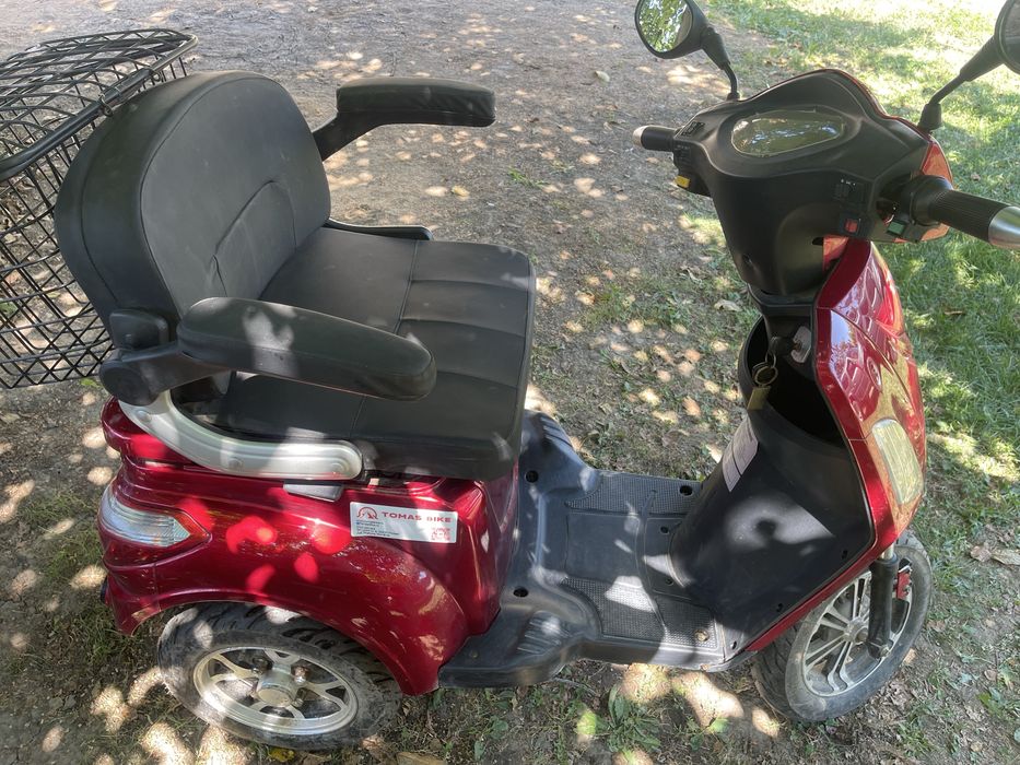 Triciclu electric VTA pentru persoane – doar 74 km