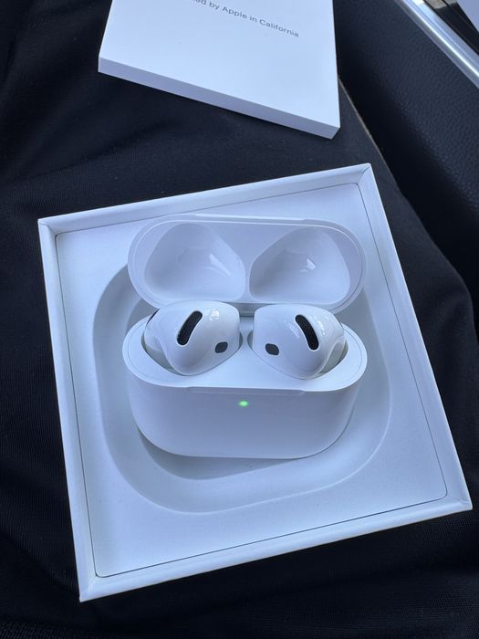 Наушники Airpods 4