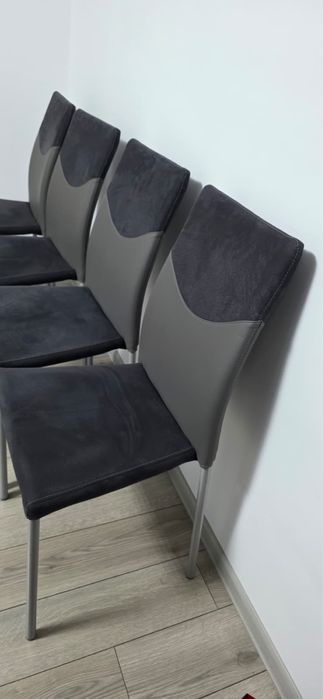 Vand 4 scaune gri