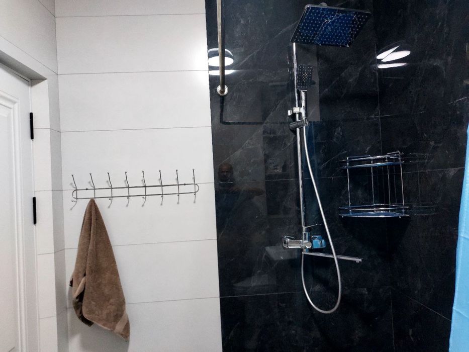 Qizlarga kvartira 1 metro yonida 1 kishiga 100$ narxi