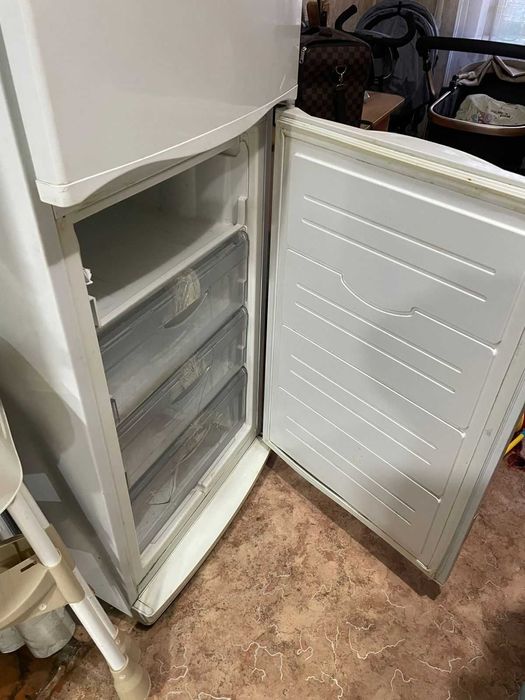 Продам холодильник