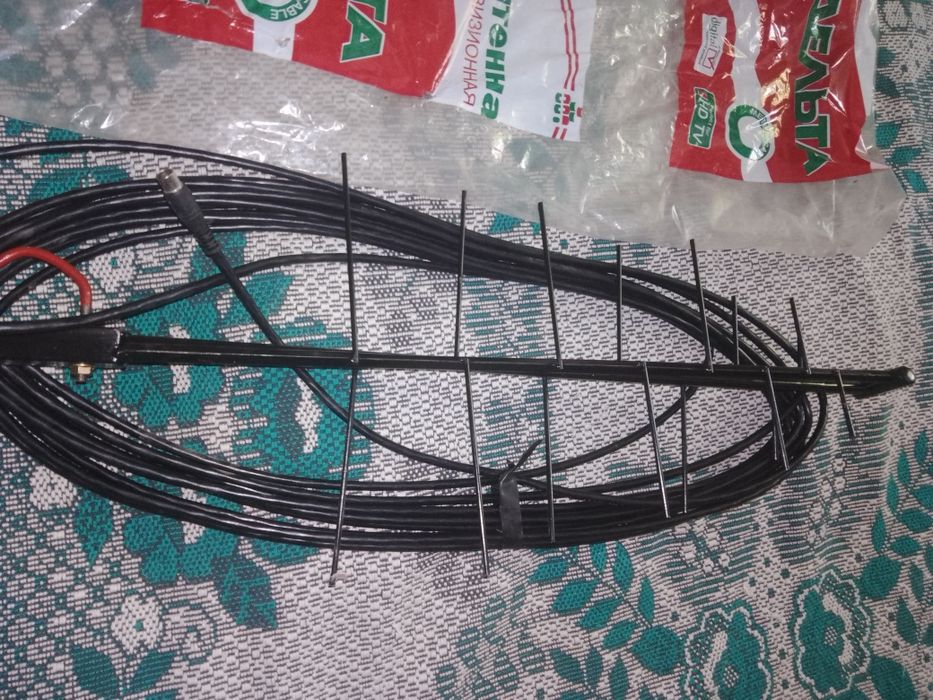 Антенна для телевизора.