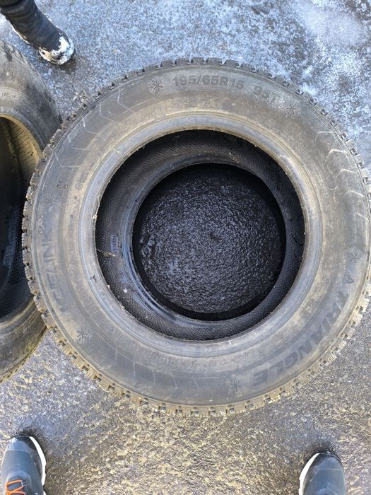 Продам резину комплект 195/65/15
