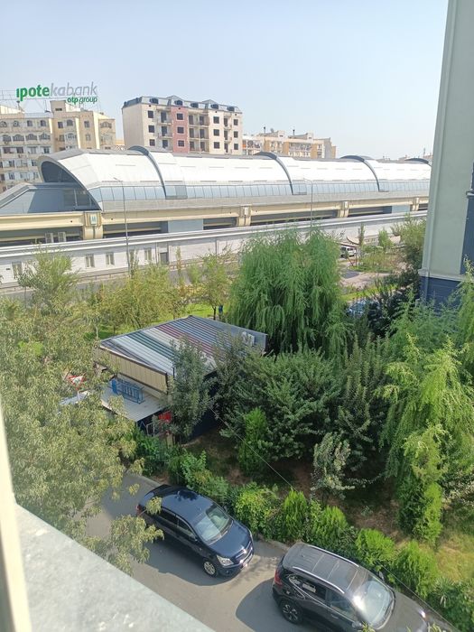 Срочно сотилади сергелида 3хонали уй