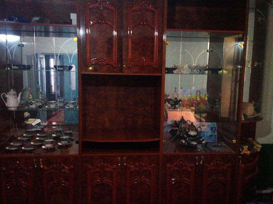 Стенка сотилади  хеч каери кирилмаган