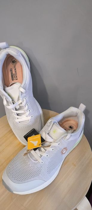 Кроссовки  женские