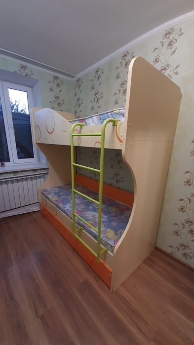 Кровать двухъярусная