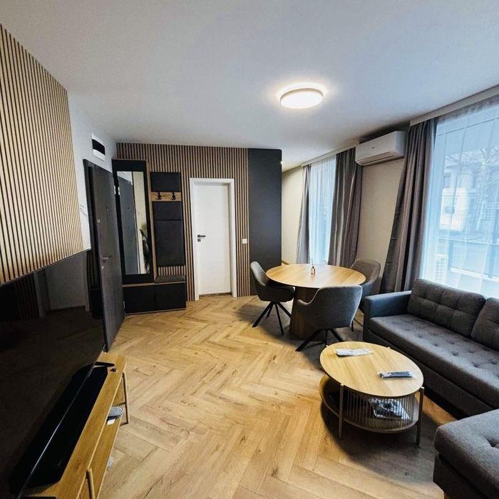 Дава се под наем Двустаен апартамент в София, Витоша - 50 кв.м за 698.19 € - Снимка #1
