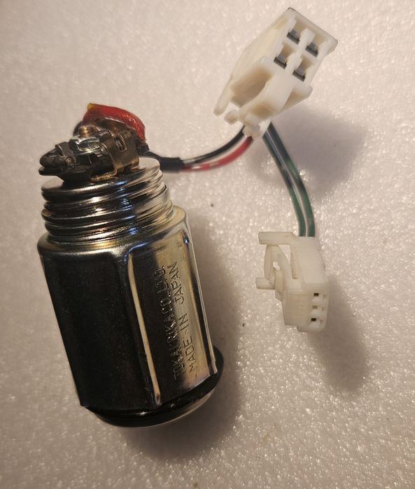гнездо прикуривателя 12V (разъем питания) subaru оригинал