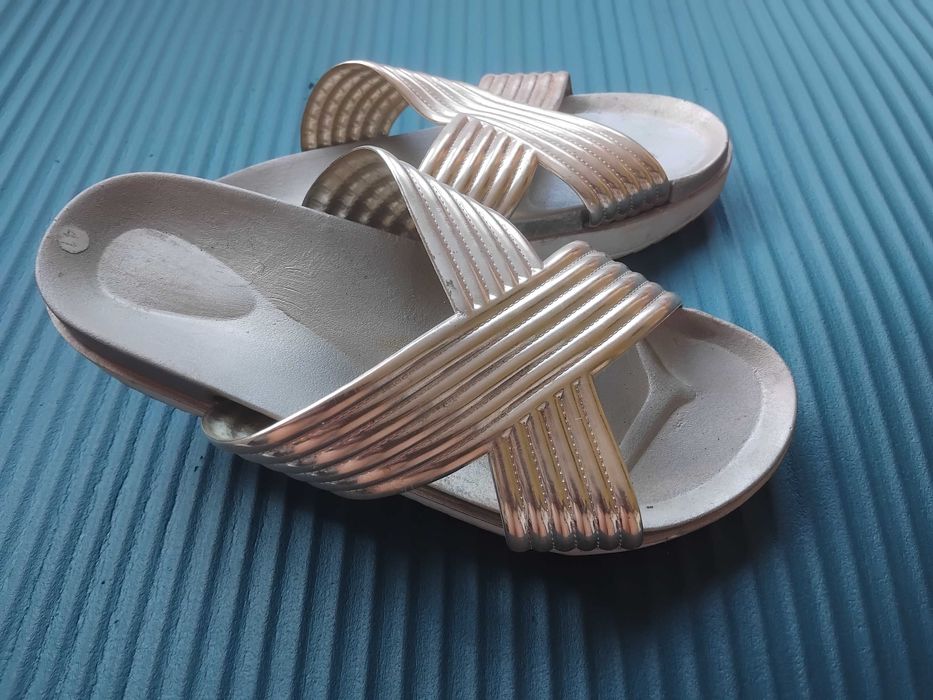 Дамски летни чехли / сандали