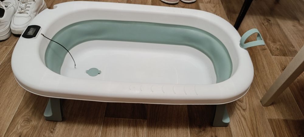 Продам ванночку детскую