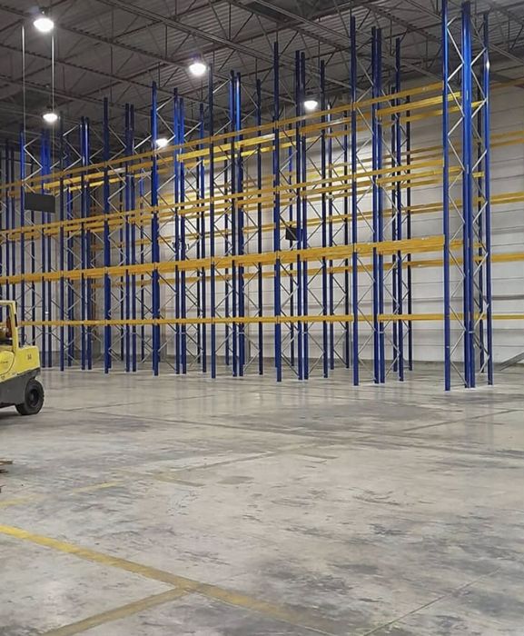 Rafturi metalice pt Europaleți Stare foarte bună ( noi si second-hand