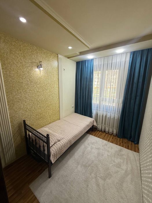 4 xonali dom sotiladi