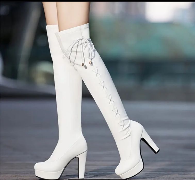 Дамски чизми чисто нови