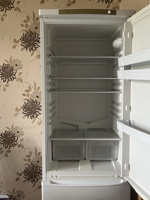 Продам холодильник на запчасти