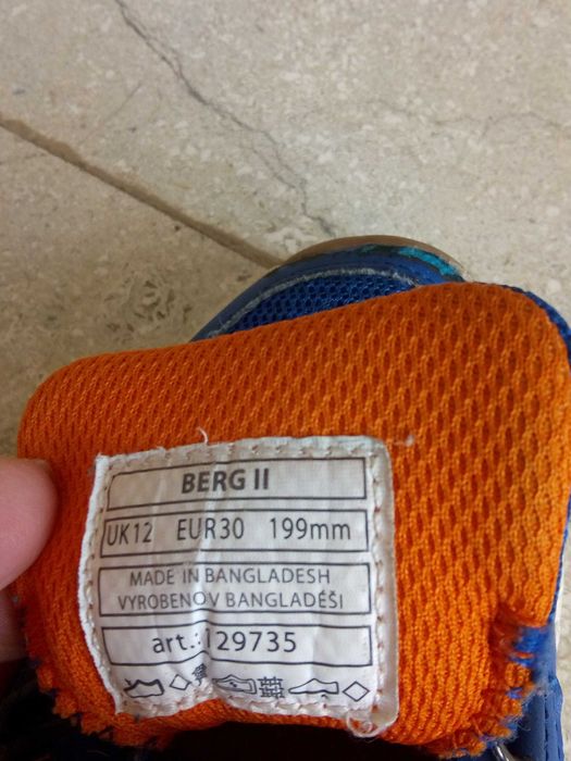 Vând adidasi mărimea 30