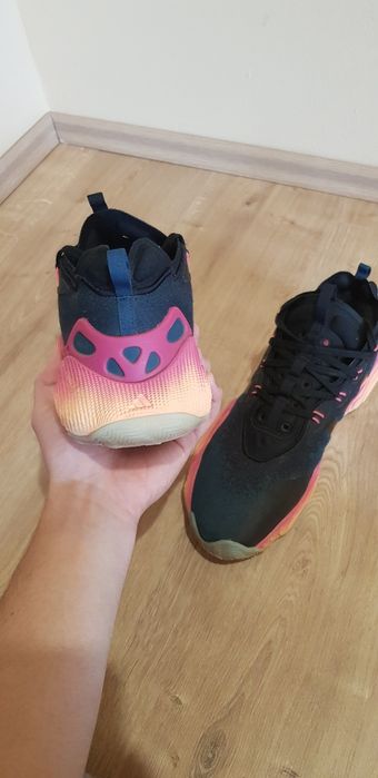 Papuci adidas Trae  Young 3