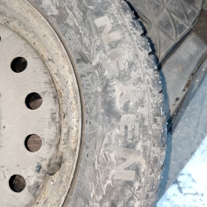 Продам зимние шины