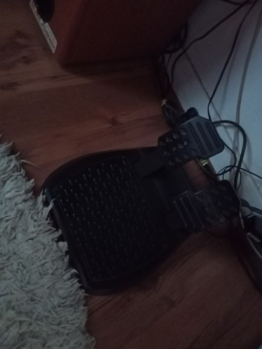 Volan Thrustmaster TMX