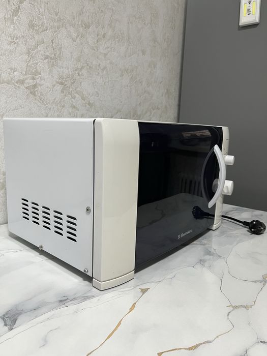 Микроволновка Electrolux на запчасти