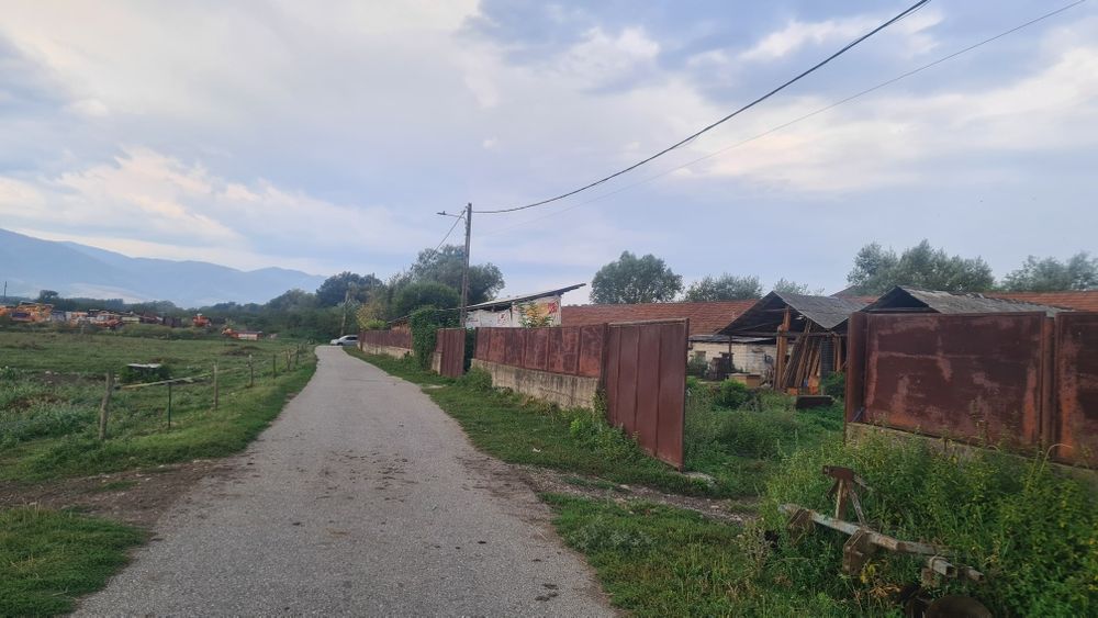 Închiriez / Vand imobil cu destinație: producție sau ferma