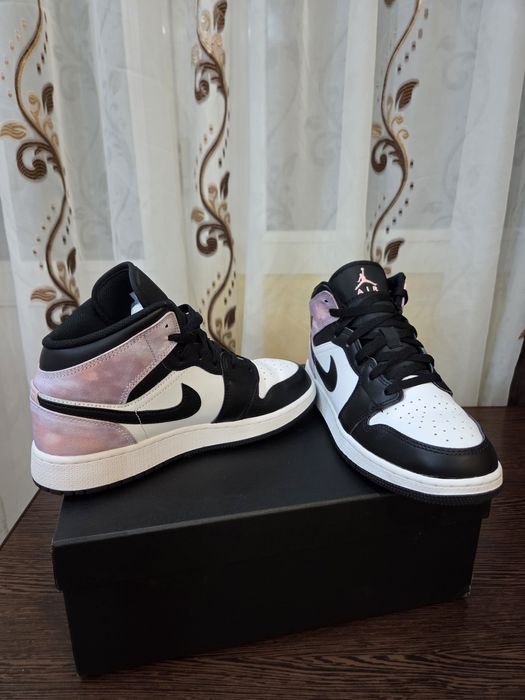 Vând Nike Jordan Damă