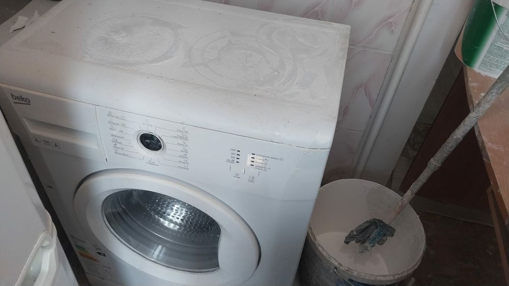 Продается б/у стиральная машина beko 4кг с небольшим дефектом