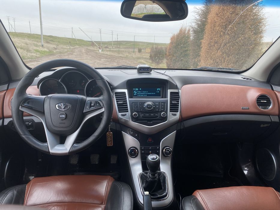 Lasetti Cruze 1.6 Dons