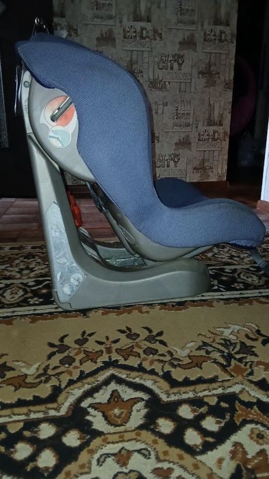 Детское кресло автомобильное