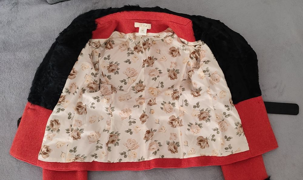 Jachetă elegantă de lână Venera Arapu – colecția Viva, mărimea 38