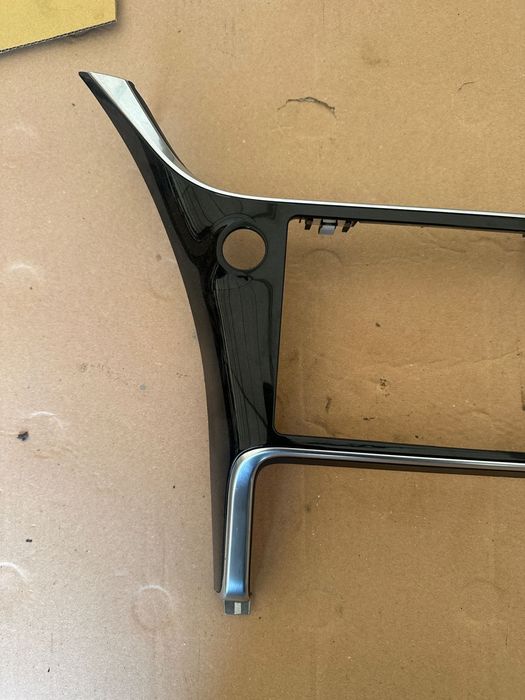 Ornament grila navigatie display toyota auris
