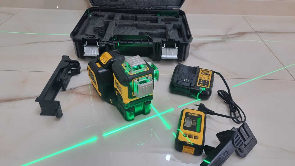 Laser Dewalt 3D  raza verde