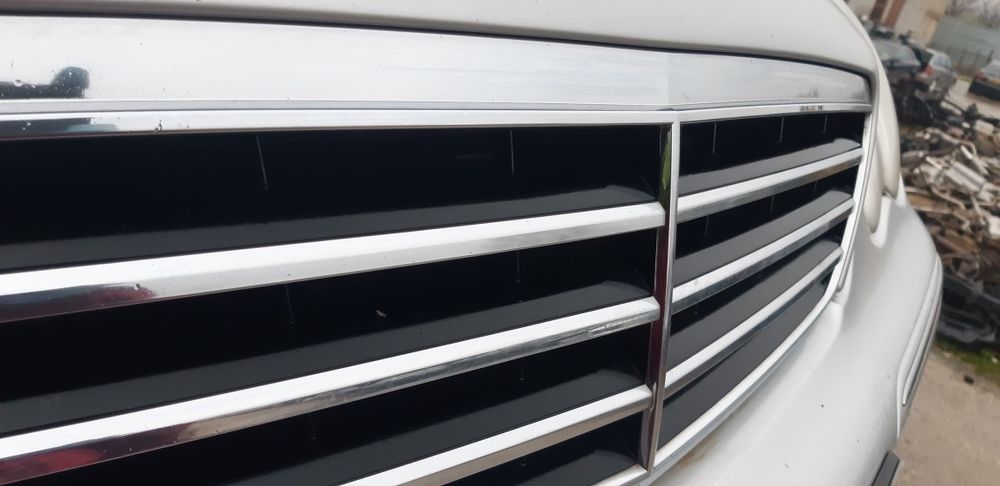 W203 Мерцедес Ц класа предна решетка фейс