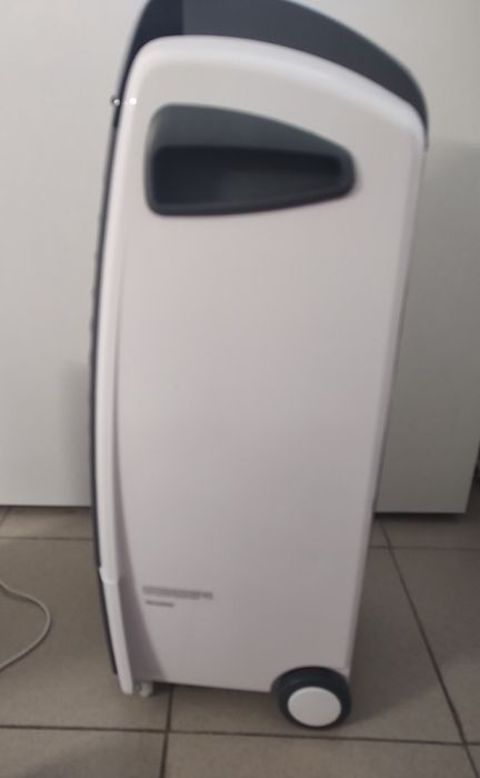Vând răcitor de aer portabil HONEYWELL ES 800