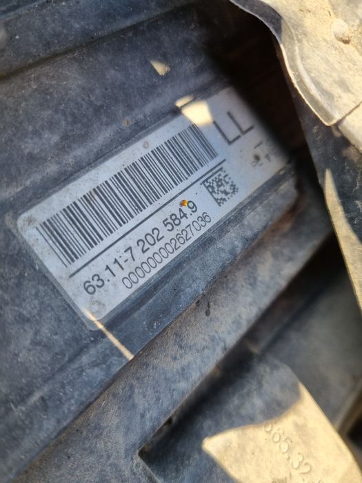 Far dreapta bmw seria 3 e90 e91 facelift bixenon europa