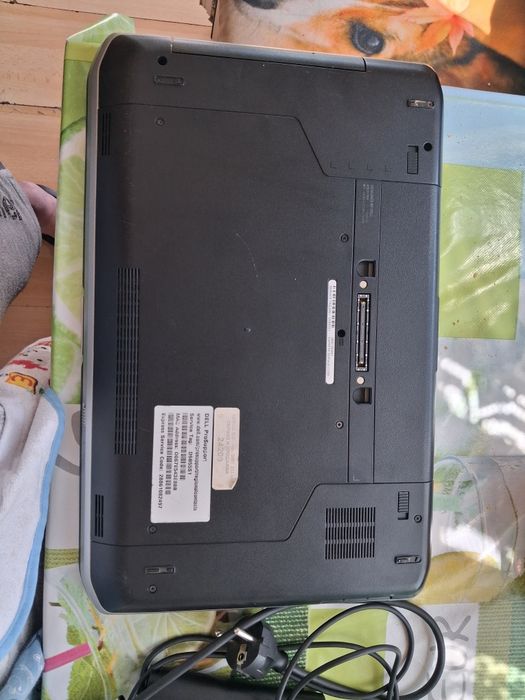 Лаптоп  DELL I 5