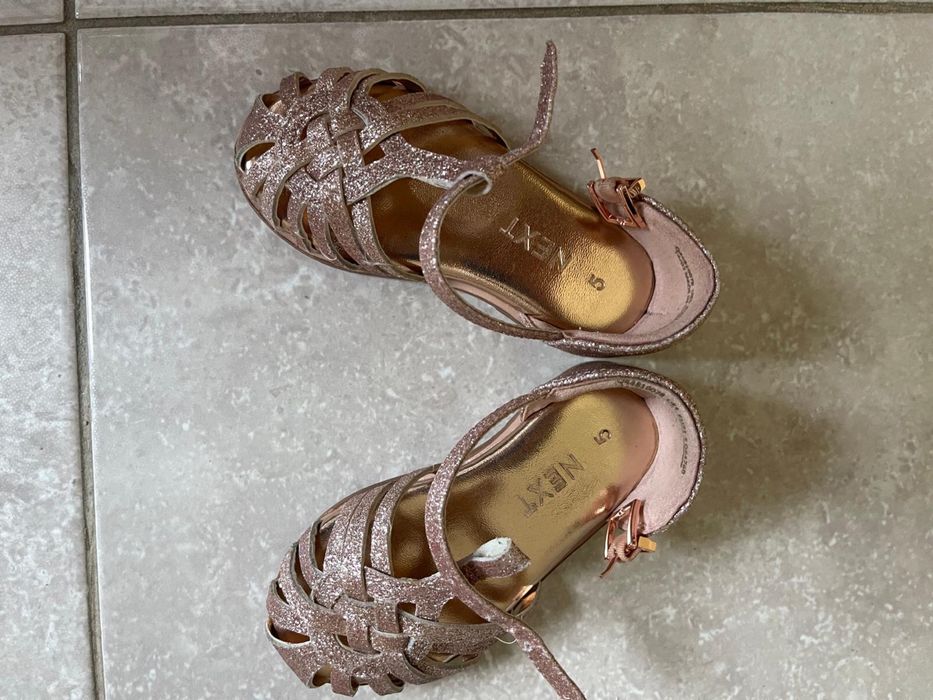 Sandale Next marimea 5