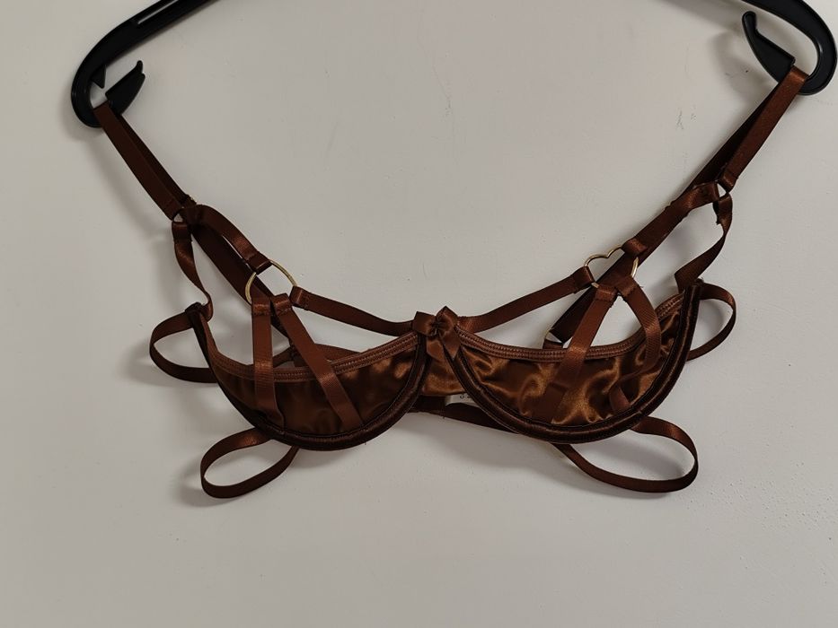 Sutien cu decupaj S