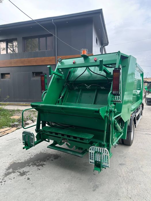 Musuravoz 7+1 ISUZU shassisida