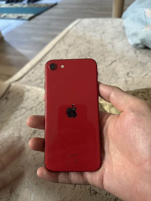 Продам iphone se8 в новом состоянии